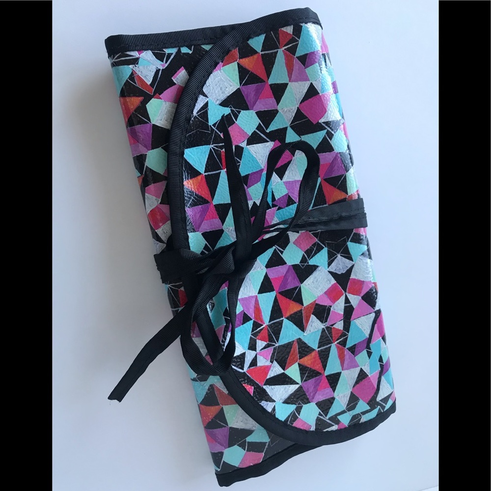 💎EUC PAPAYA Geo-Print Travel Case